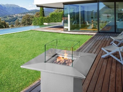 Feuersäule aus Glas und Edelstahl für jeden Außenbereich