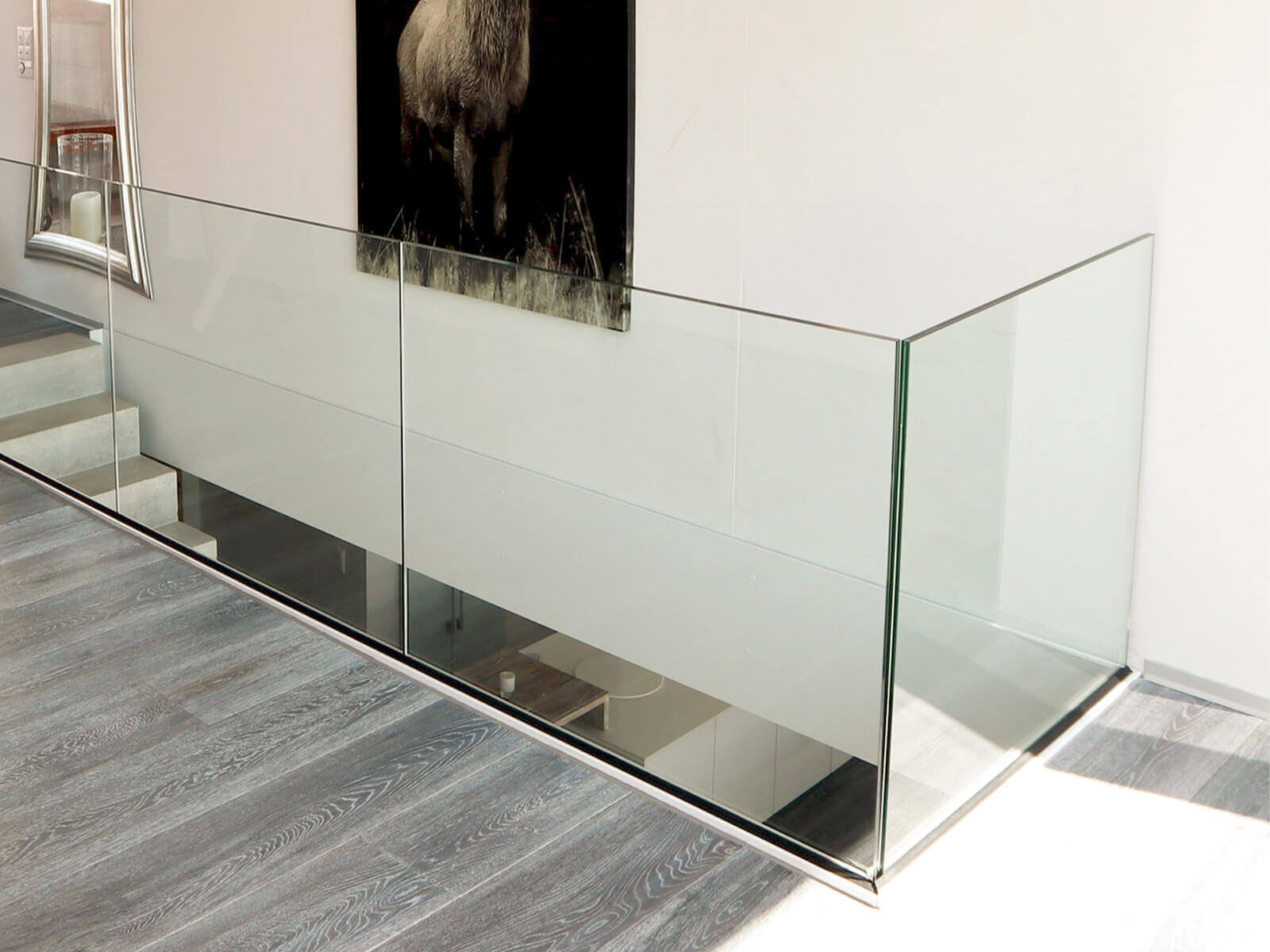 Geländer ANTE mit direkter Befestigung mit Profilkörper bündig zur Absturzkante