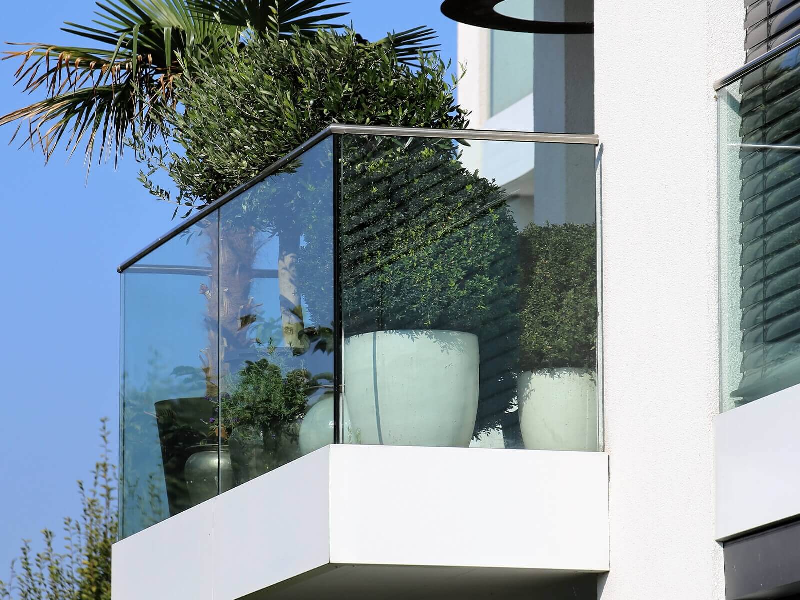 Balkongeländer BALDOSA zur stirnseitigen Montage mit flexibler Verblendung