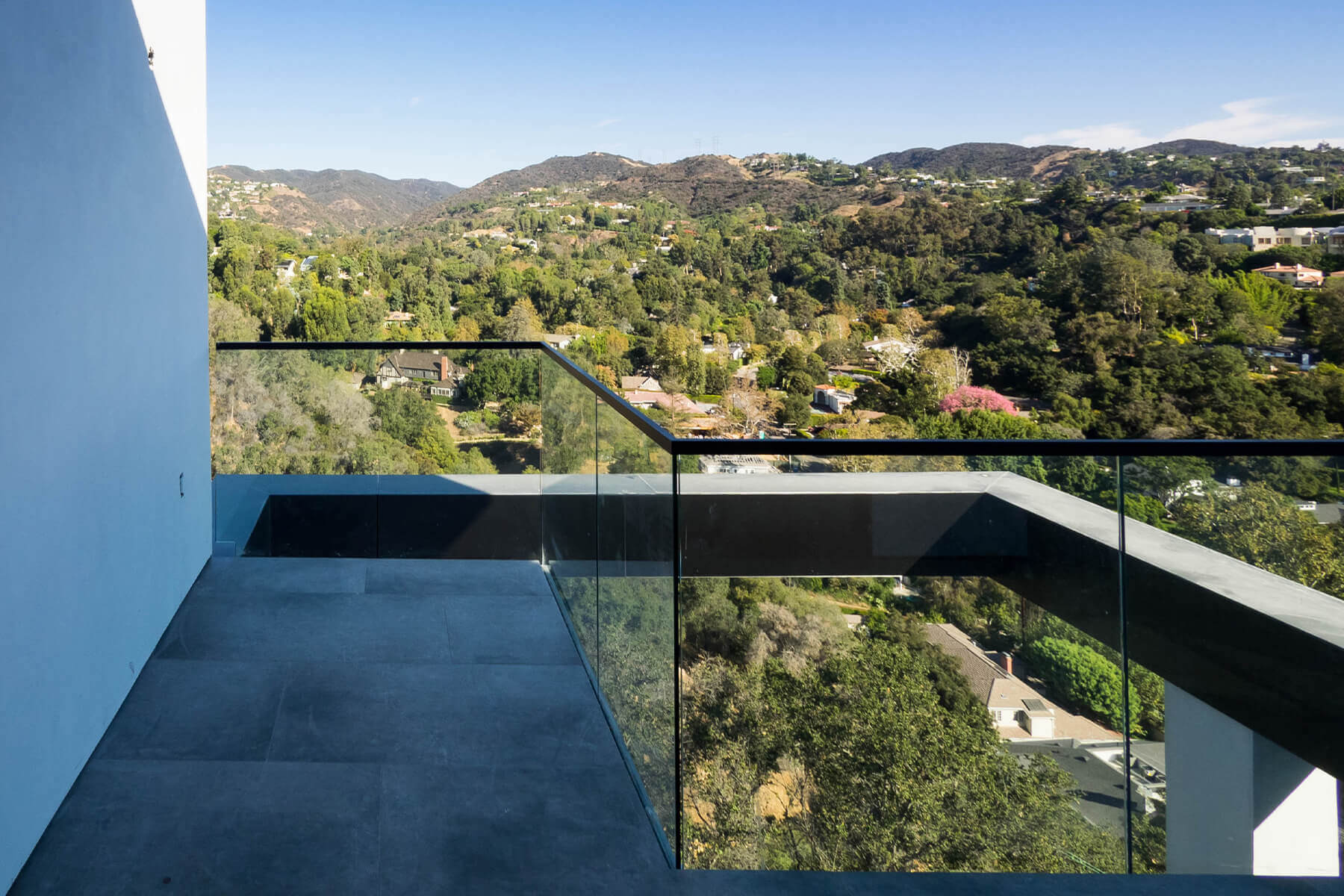 Moderne und elegante Glasbrüstung BALDOSA