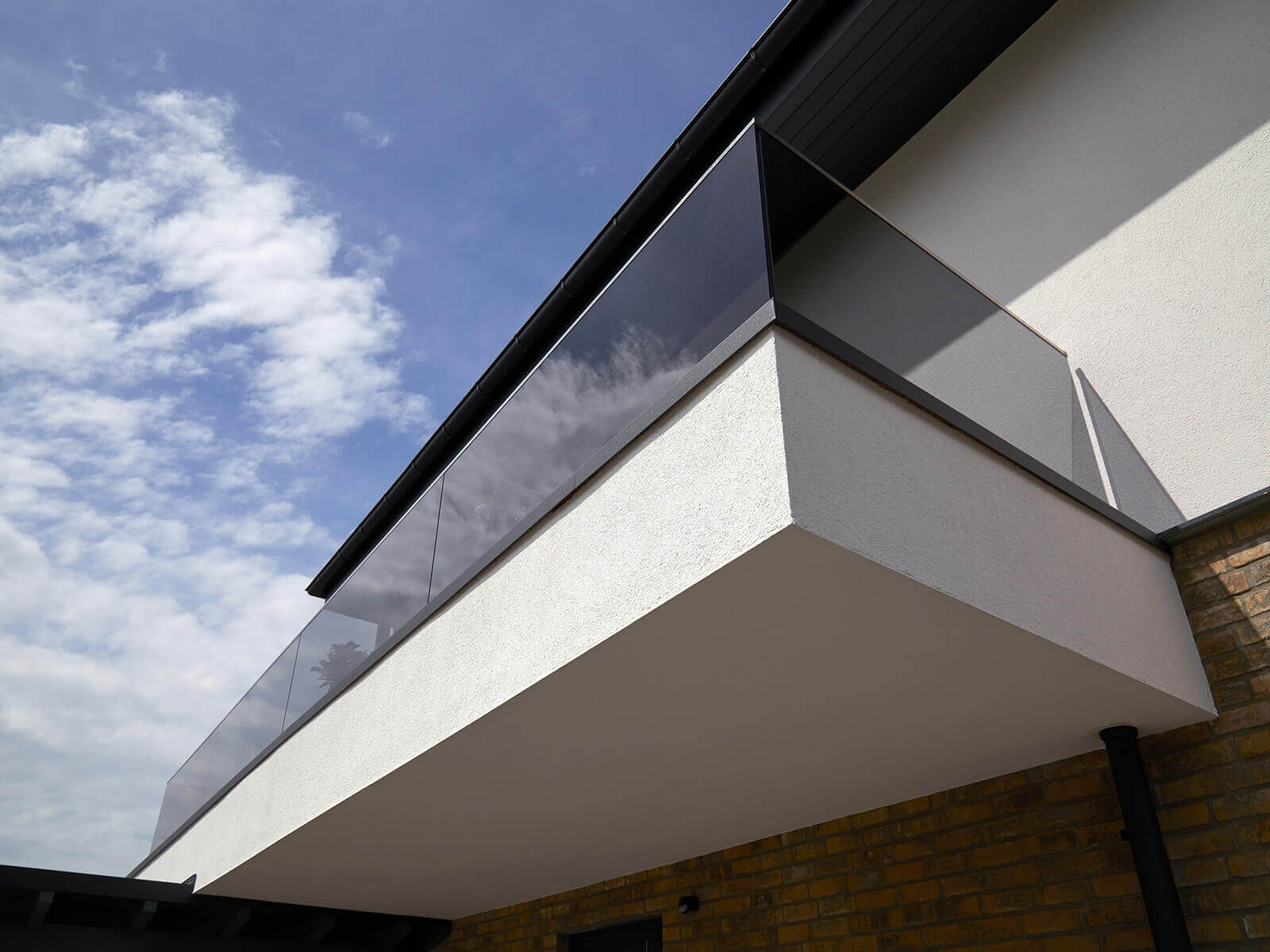 Balkongeländer FORMAL - aufgesetzte Montage, flexibler Einsatz innen & außen