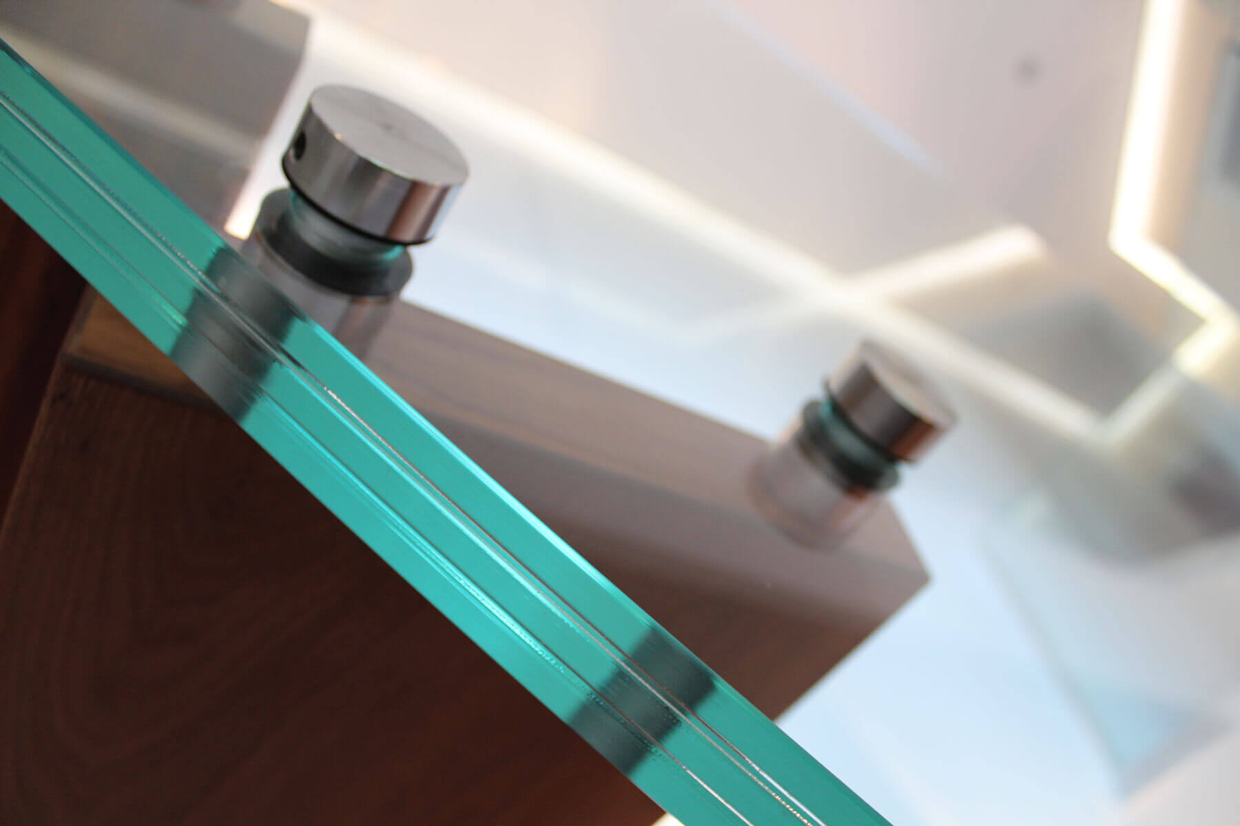 Hochwertige Punkthalter für Glasgeländer SOLO aus V4A Edelstahl