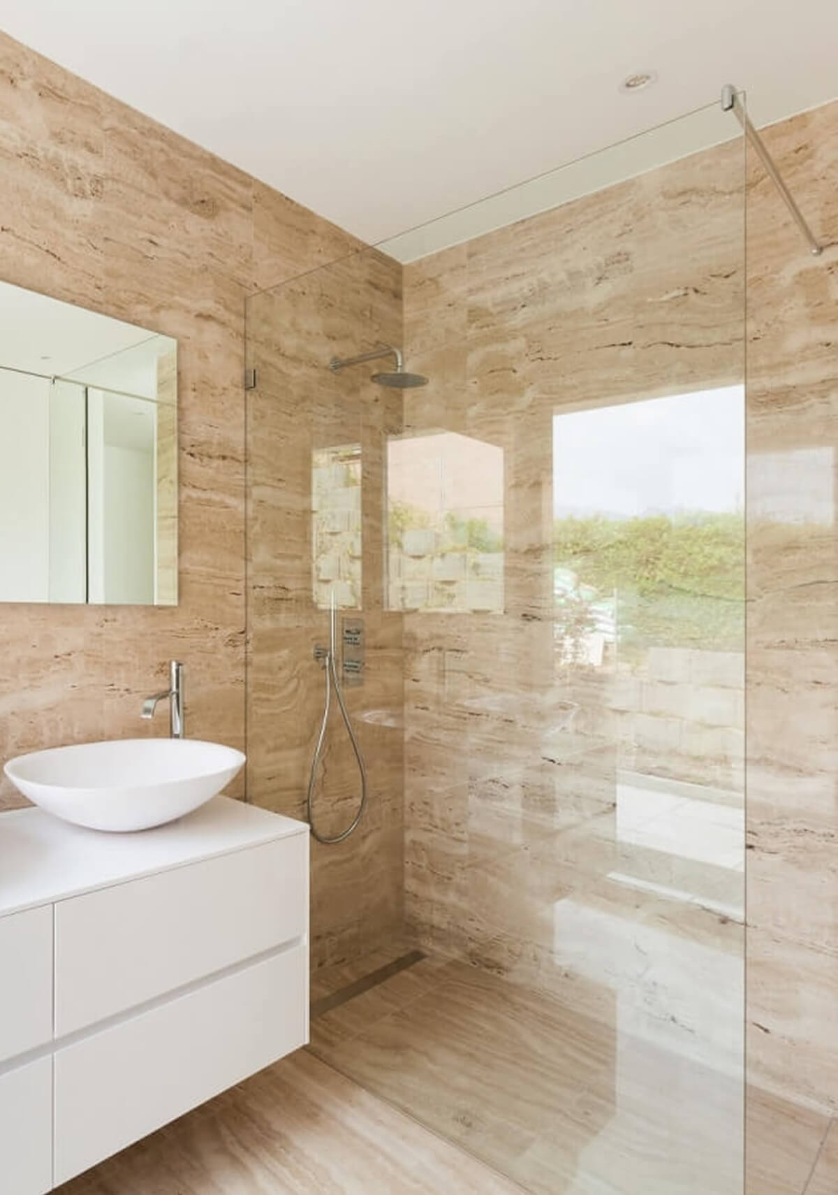 Eingebaute Walk-In-Dusche