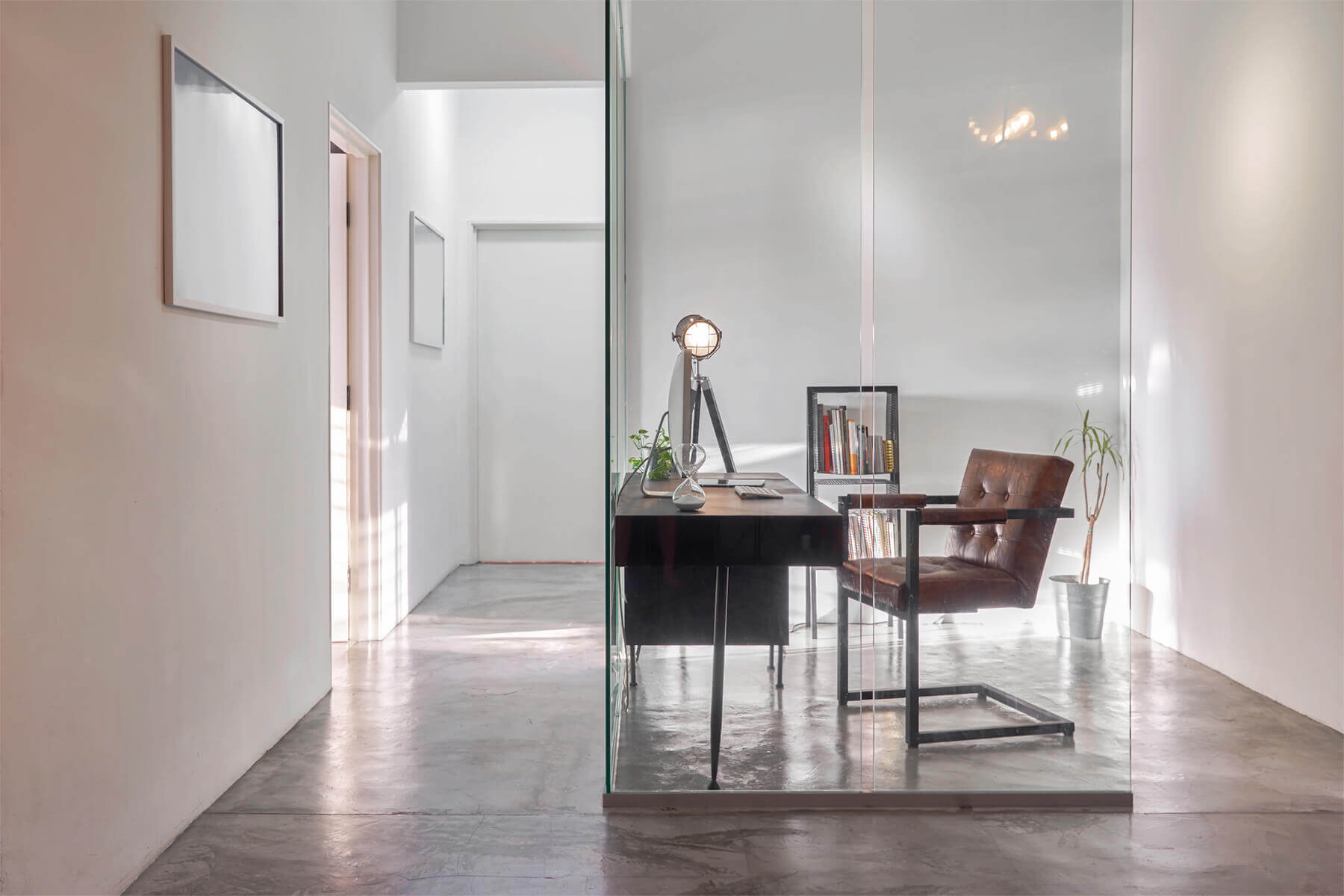 Glastrennwand SLIM für den Arbeitsplatz