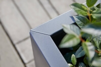 Bank ohne Lehne von höchster Verarbeitungsqualität im Detail