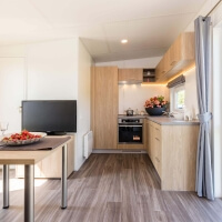 Blick in den Wohn- und Küchenbereich