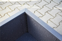 Gartenbank mit Truhe und Innenverkleidung für Bepflanzung