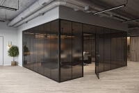 Glastrendwand mit Grauglas