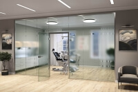 Glastrennwand in einer Zahnarztpraxis