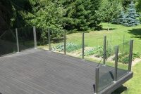 Glaszaun Windschutz optimal für jeden Außenbereich ohne Sichteinschränkung durch Weißglas in cleaner und moderner Optik