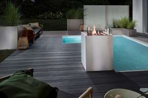 Feuersäule aus Glas und Edelstahl für jeden Außenbereich