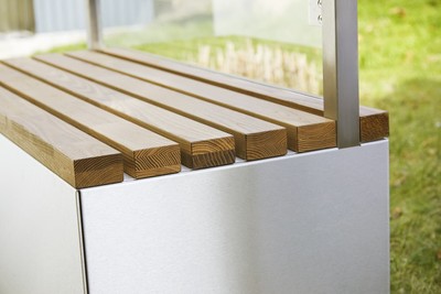 Holz Sitzfläche der Bank mit Sichtschutz