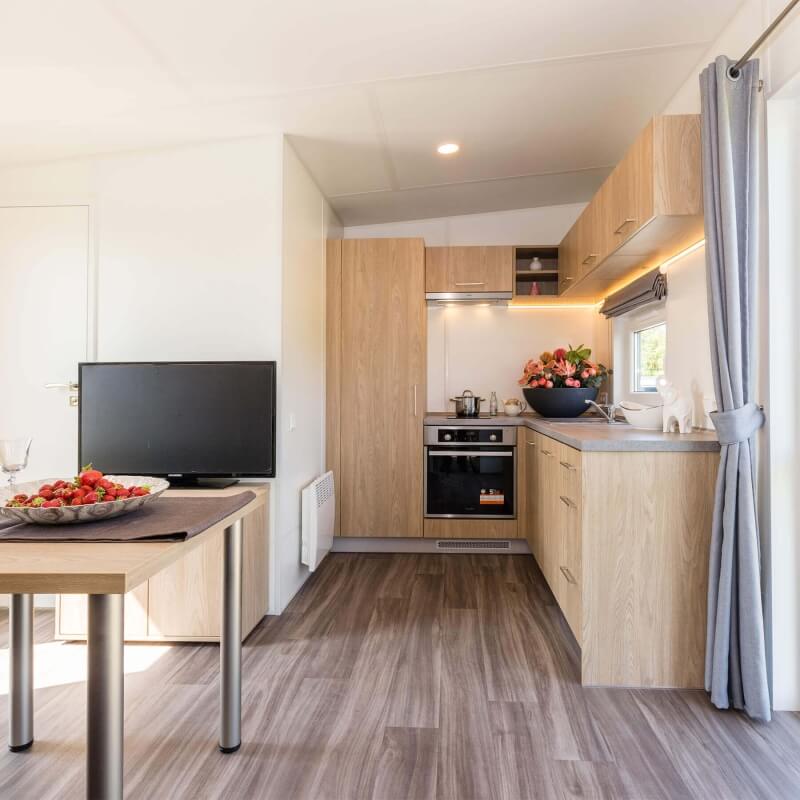 Blick in den Wohn- und Küchenbereich