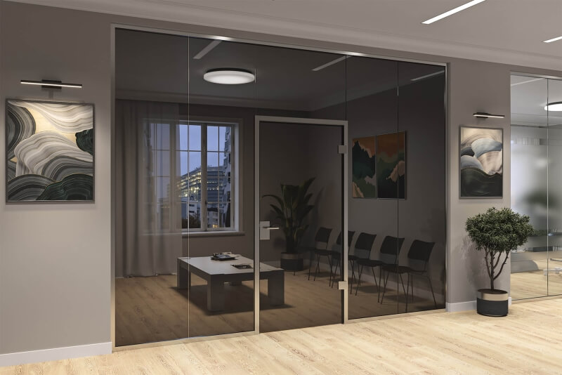 Glas Trennwand vor einem Wartezimmer