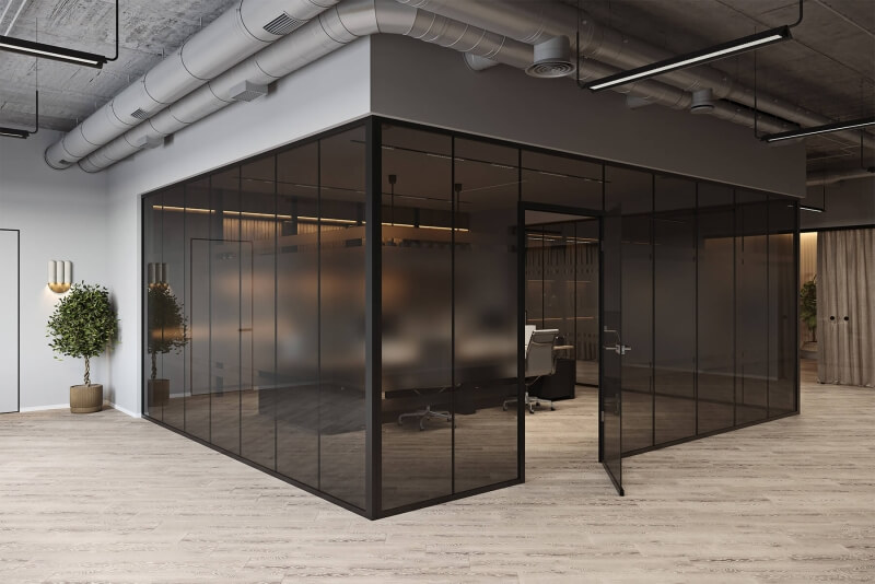 Glastrendwand mit Grauglas