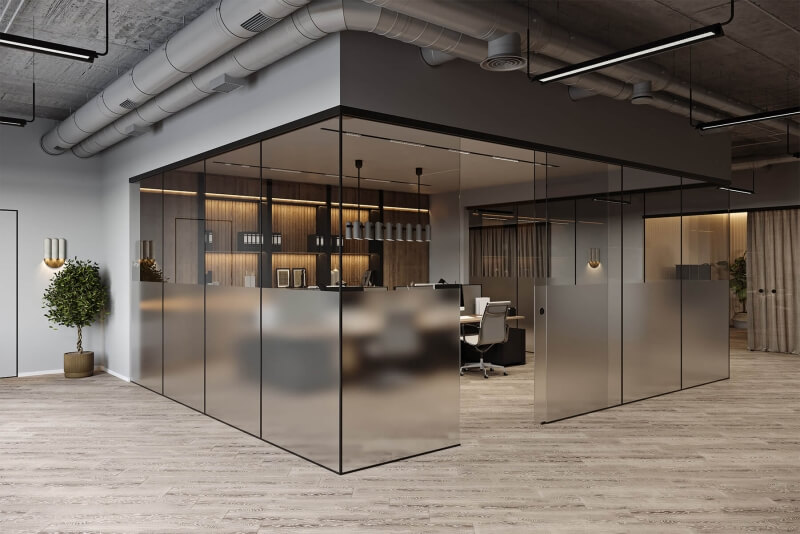 Glastrennwand im Black Look und mit satiniertem Glas als Sichtschutz Abtrennung vom Office