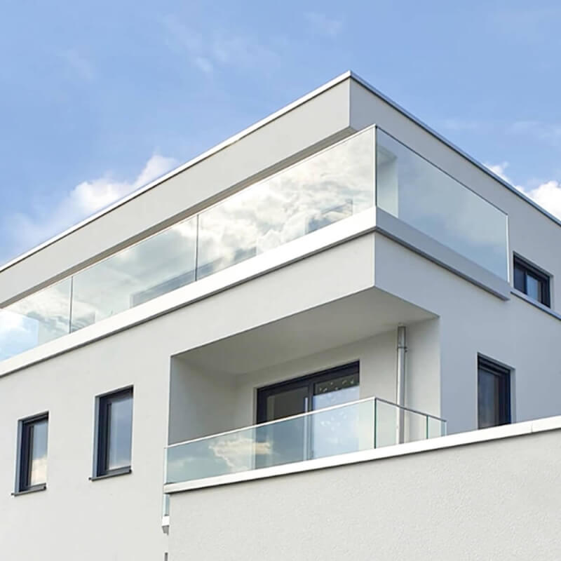 hochwertiges Glasgelaender Variante zur erhoehten stirnseitigen Montage