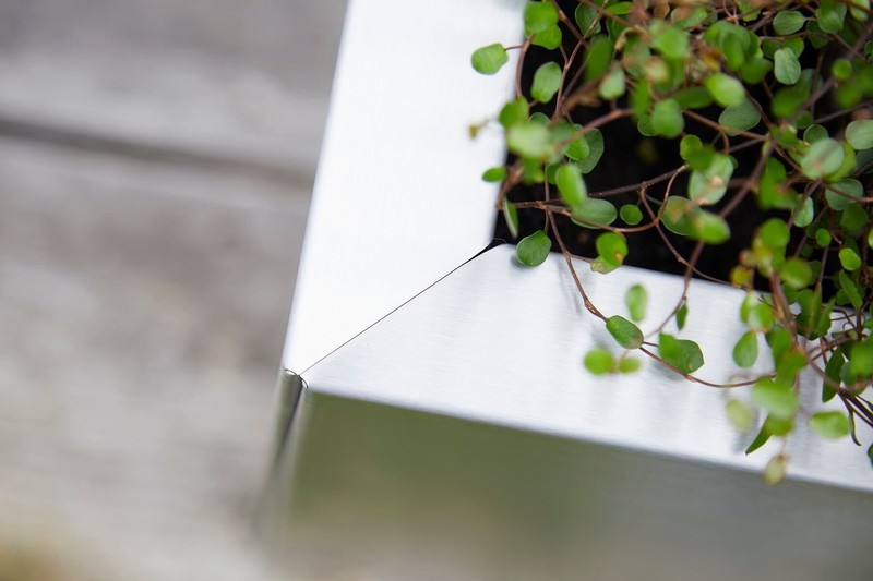 Pflanzsäulen für draussen Detailansicht