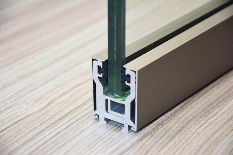 Profil für Absturzsichernde Verglasung Trav