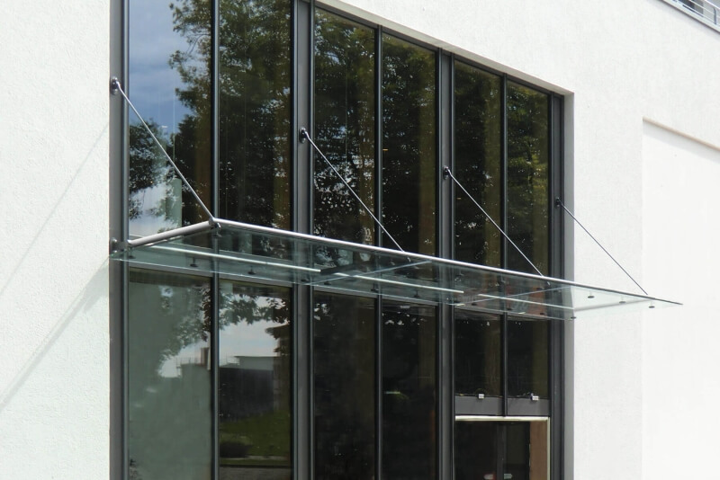 Tubo Vordach am Fenster