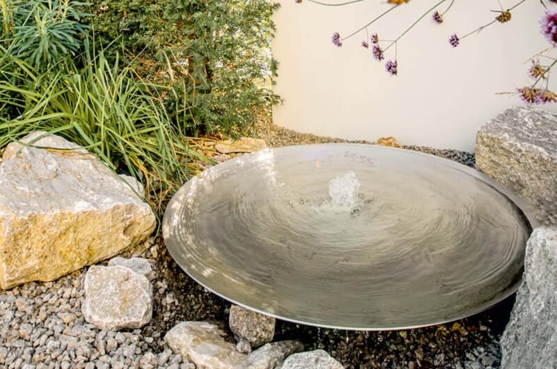 Wasserschalenbrunnen mit Überlauf in Edelstahl