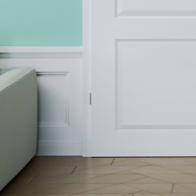 Weiße Holztür mit zwei Kassetten